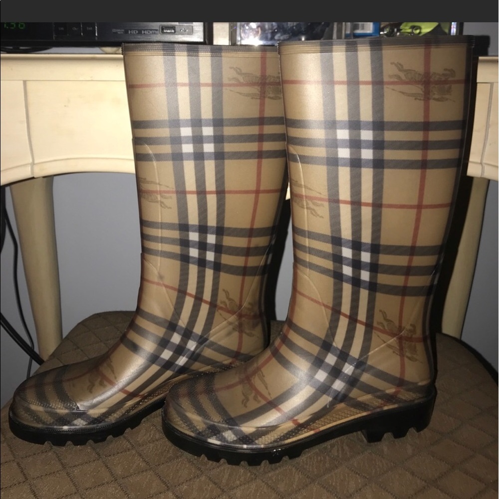 Burberry boots